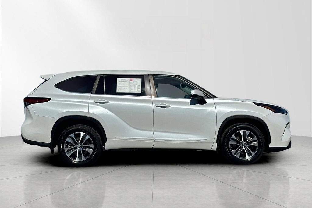Used 2023 Toyota Highlander XLE w/ Protection Package #3 (TMS) image 7