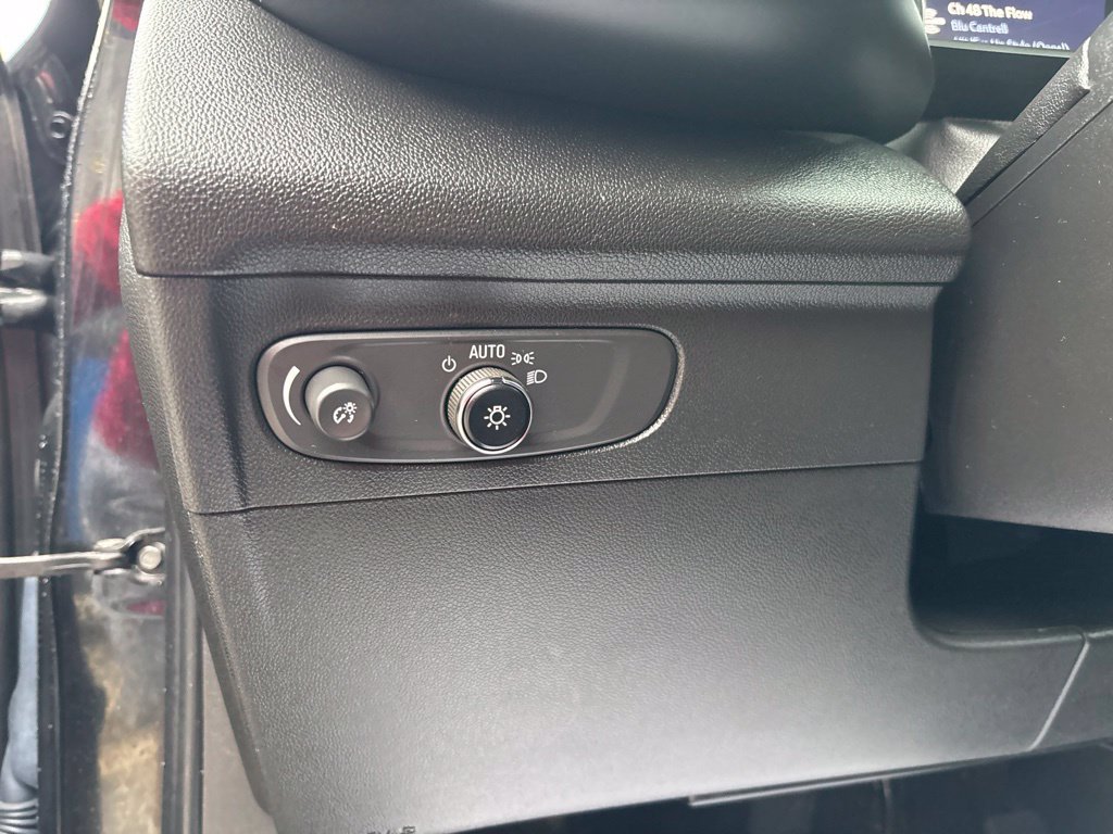 Used 2023 Buick Envision Essence FWD image 37