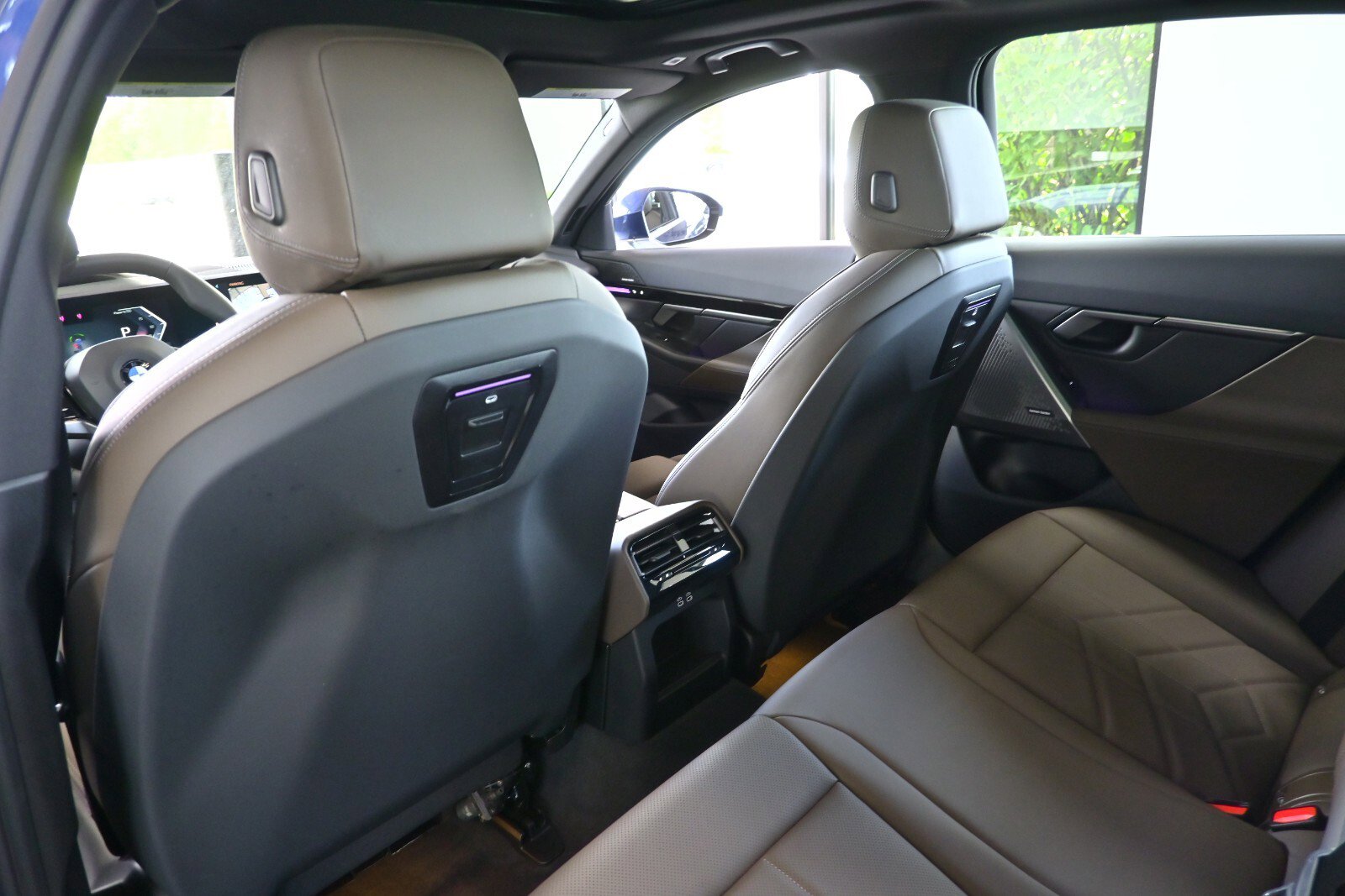 Used 2025 BMW 530i xDrive image 13