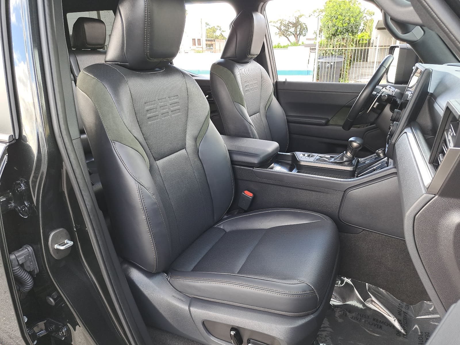 Used 2025 Lexus GX 550 w/ Accessory Package (32) AWD/4WD image 10