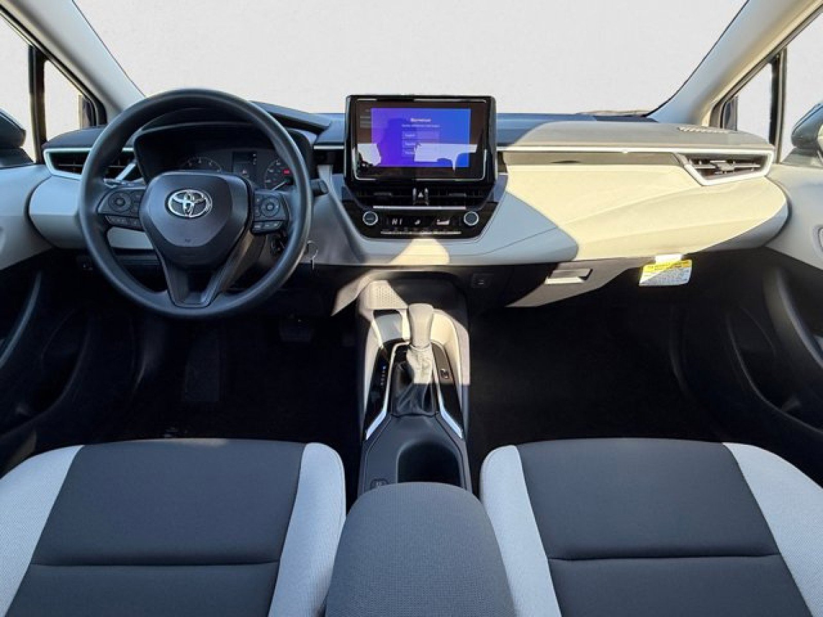 Used 2025 Toyota Corolla LE image 11