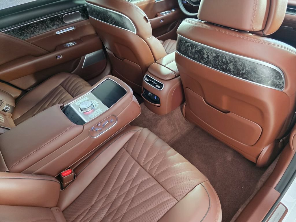Used 2024 Genesis G90 3.5T AWD/4WD image 29