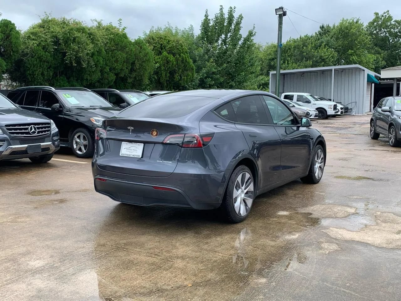 Used 2023 Tesla Model Y Long Range AWD/4WD image 7