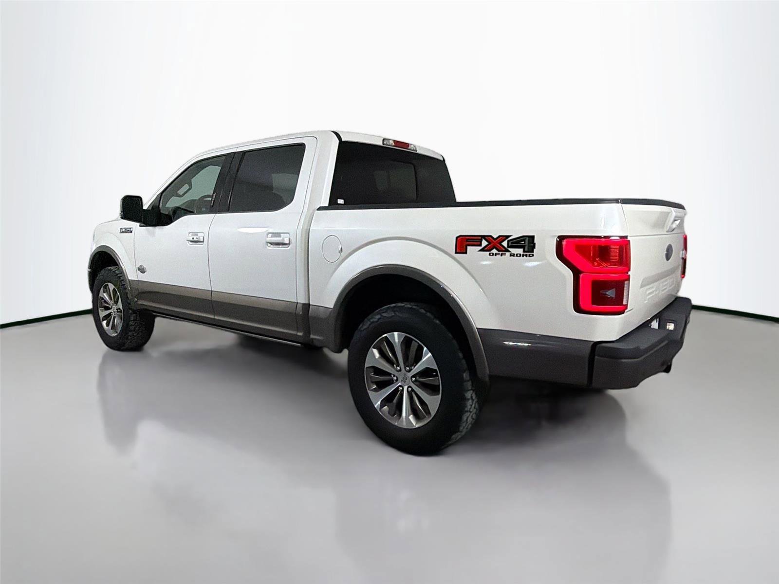 Used 2018 Ford F150 King Ranch w/ Equipment Group 601A Luxury AWD/4WD image 8
