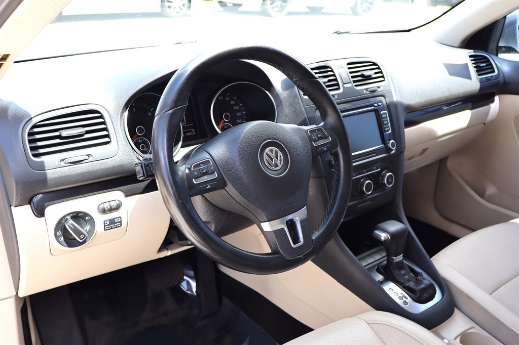 Used 2011 Volkswagen Jetta TDI FWD image 16