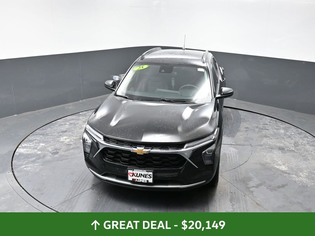 Used 2025 Chevrolet Trax LT image 47