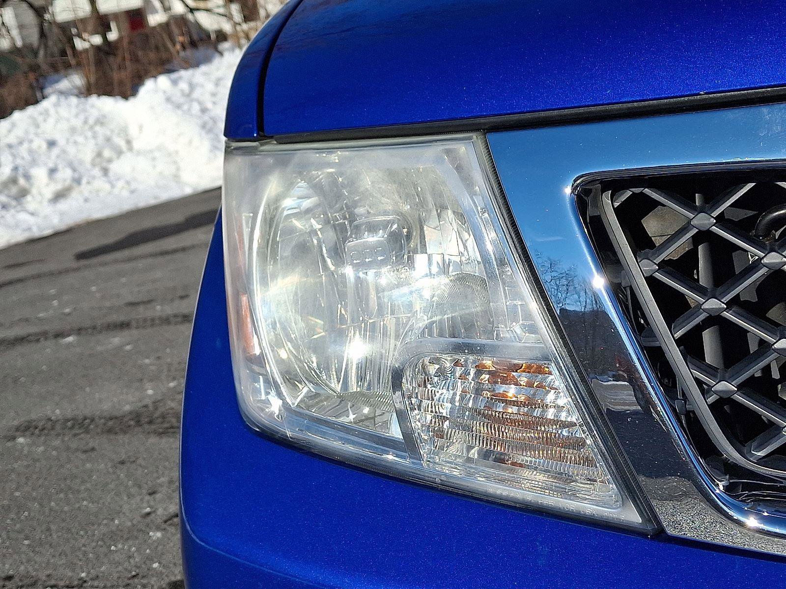 Used 2014 Nissan Frontier SL w/ SL Moonroof Package image 9