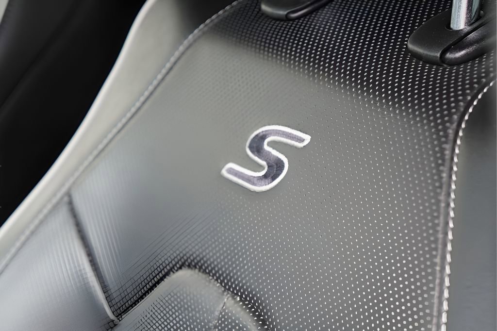 Used 2025 Chrysler Pacifica Limited image 15