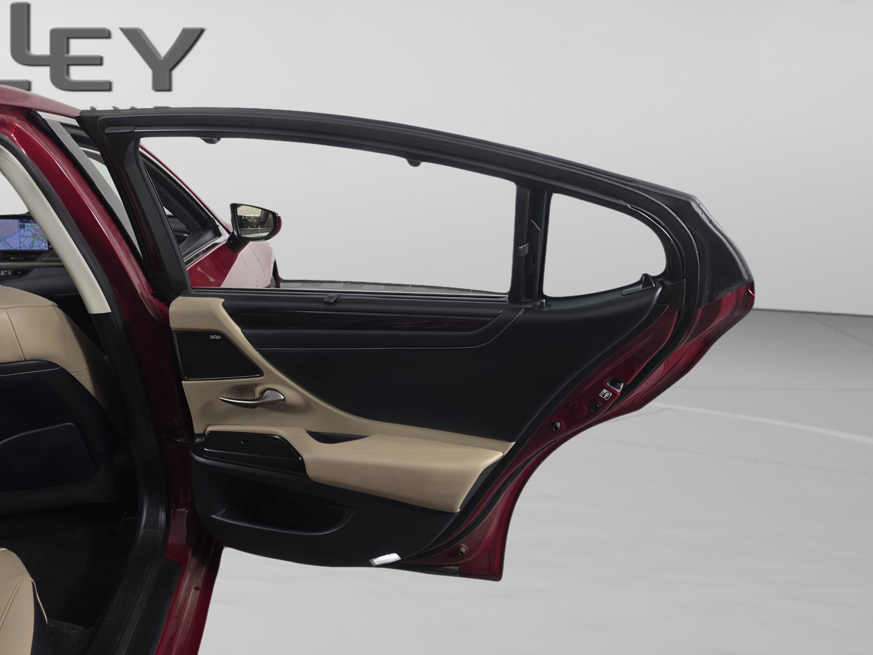 Used 2019 Lexus ES 350 image 29