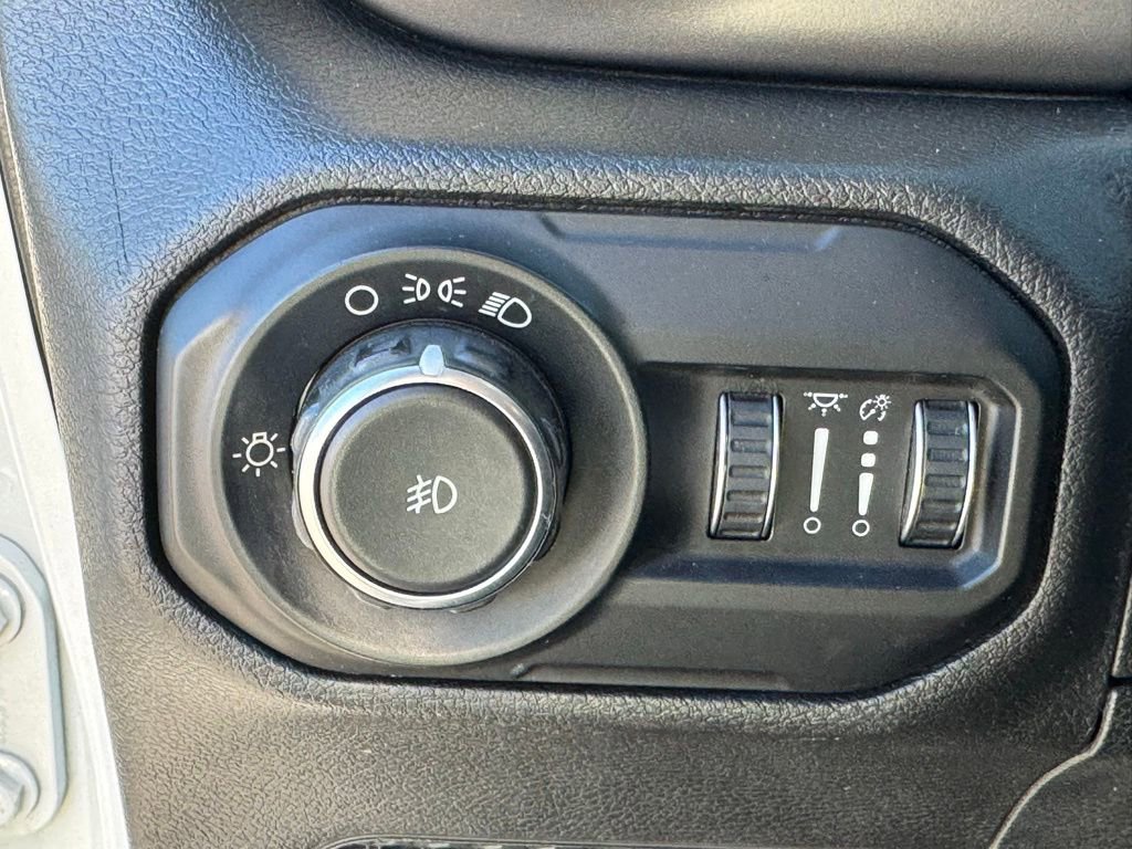 Used 2018 Jeep Wrangler Unlimited Sport image 27