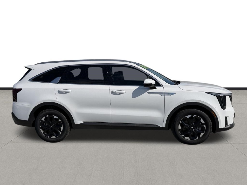 Used 2026 Kia Sorento S w/ S Panoramic Sunroof Package FWD image 4