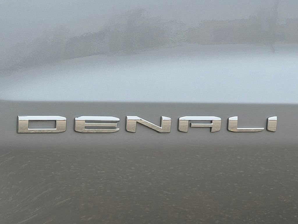 New 2025 GMC Sierra 1500 Denali w/ Denali Reserve Package image 16