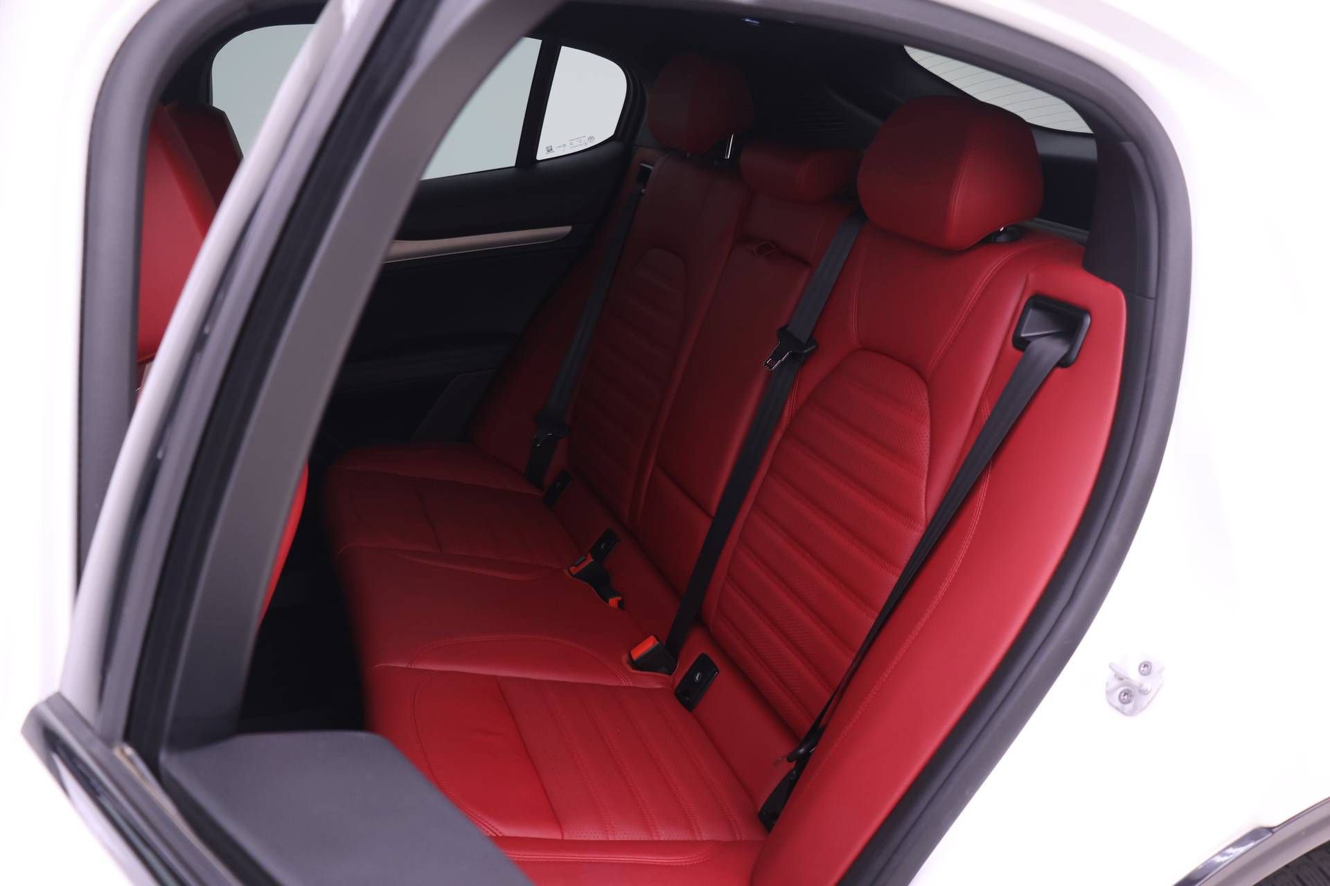 Certified 2024 Alfa Romeo Stelvio Veloce AWD/4WD image 14