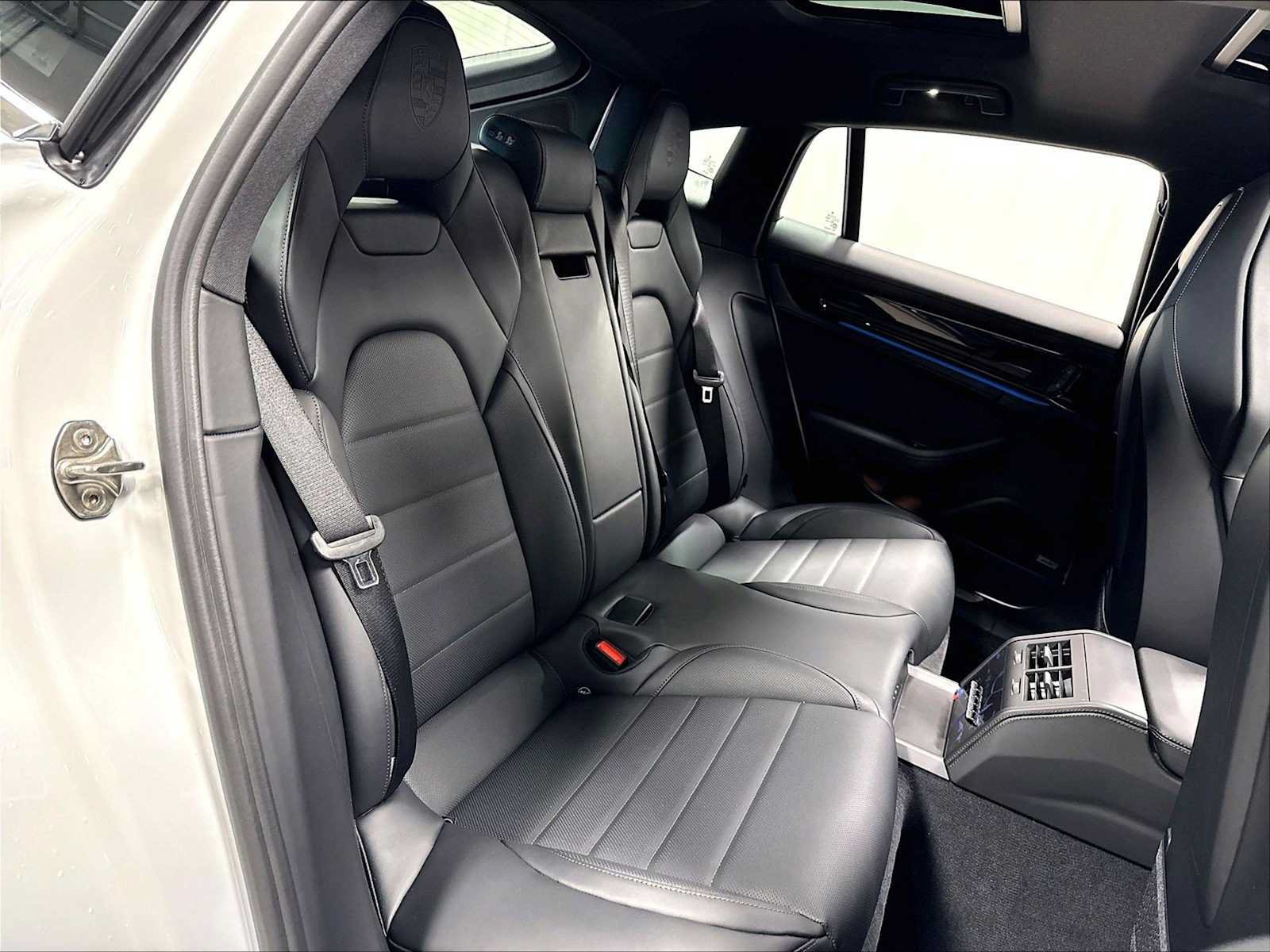 New 2026 Porsche Panamera 4 AWD/4WD image 29