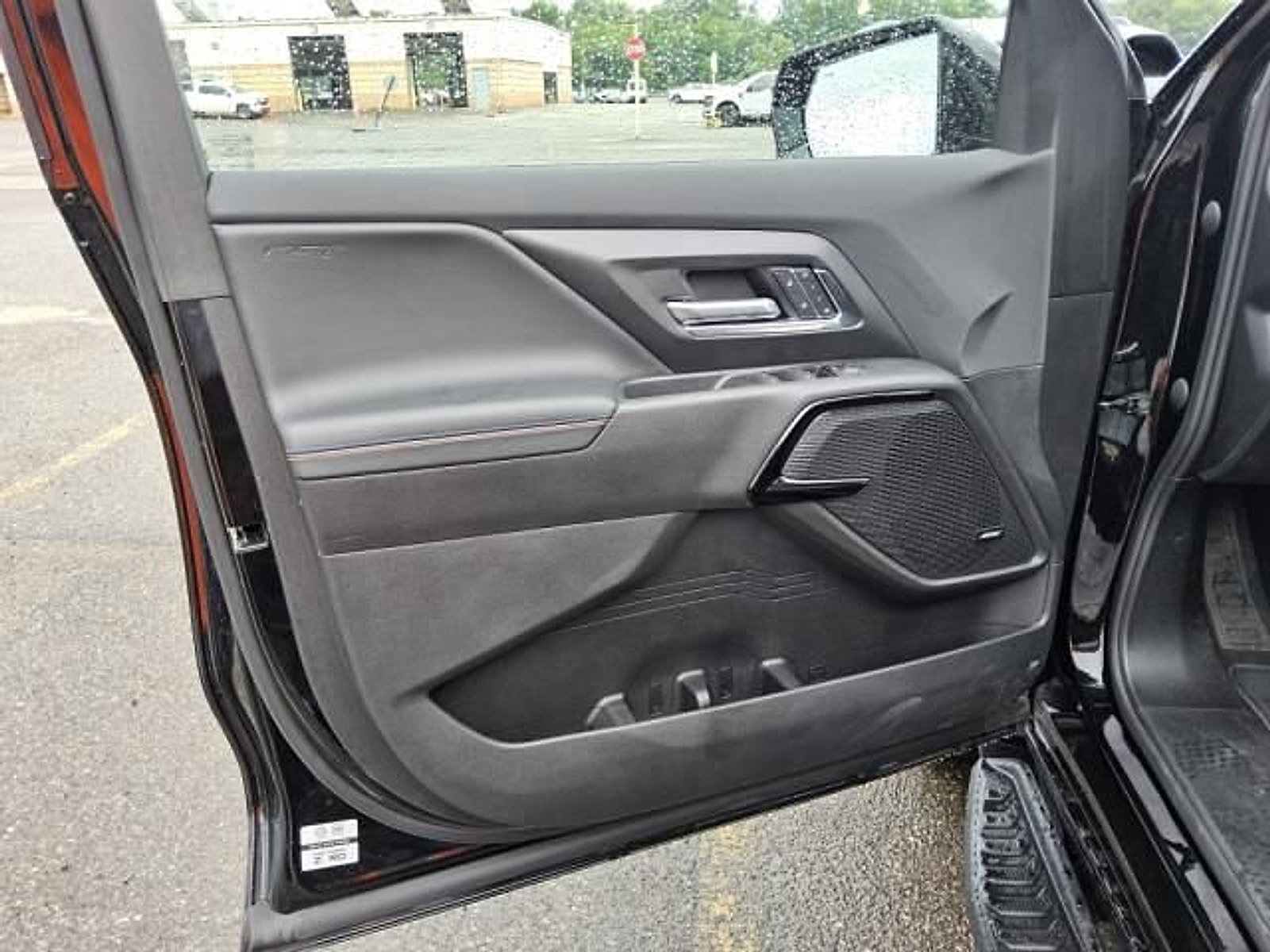 Certified 2025 Chevrolet Silverado EV RST AWD/4WD image 15