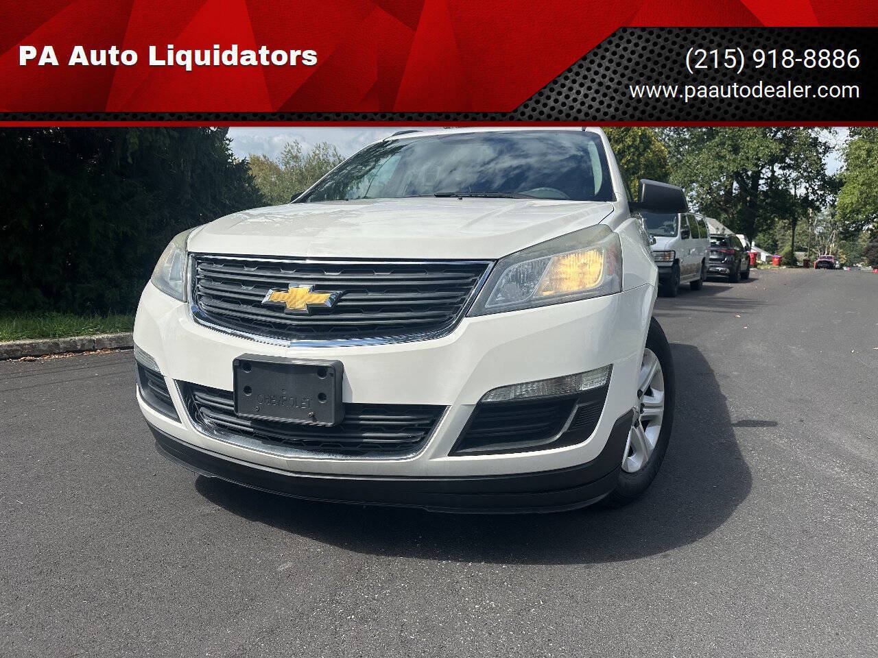 Used 2013 Chevrolet Traverse LS FWD image 1