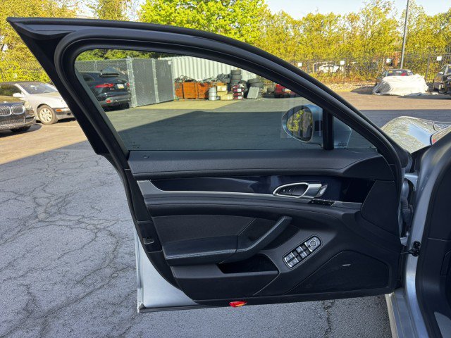 Used 2016 Porsche Panamera Edition RWD image 18