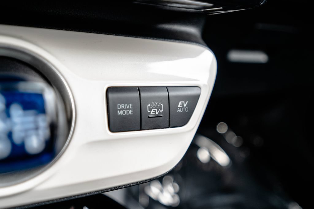Used 2018 Toyota Prius Prime Premium FWD image 24