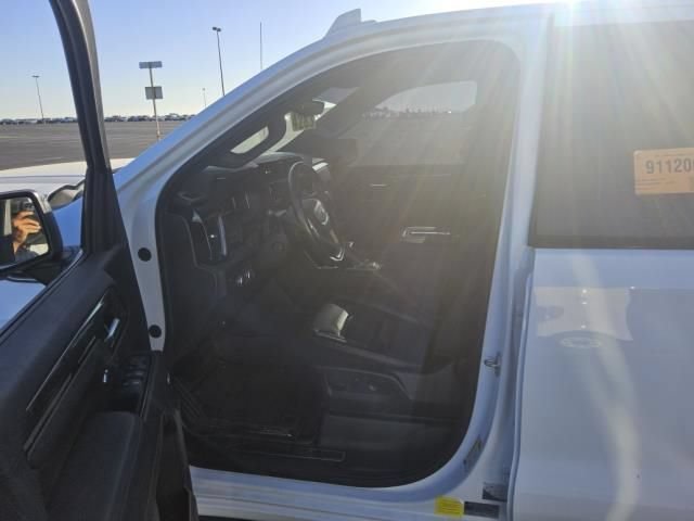 Used 2022 GMC Sierra 1500 AT4 w/ AT4 Premium Package AWD/4WD image 3