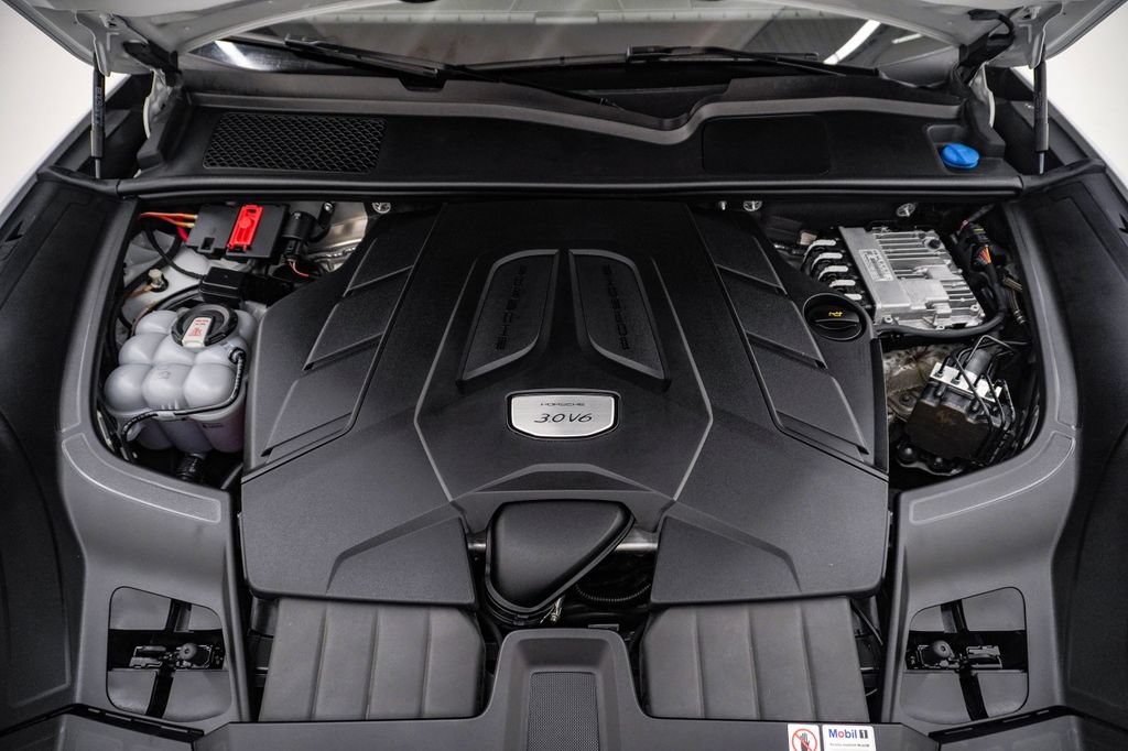 Certified 2023 Porsche Cayenne AWD/4WD image 29