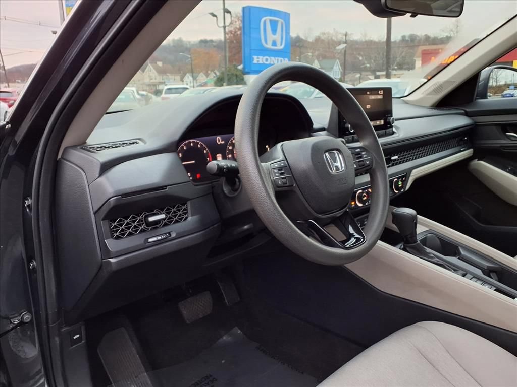 Used 2023 Honda Accord EX image 13