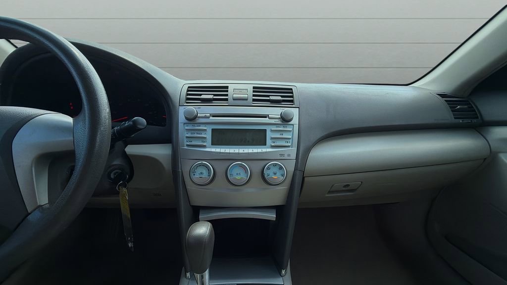 Used 2009 Toyota Camry CE FWD image 10