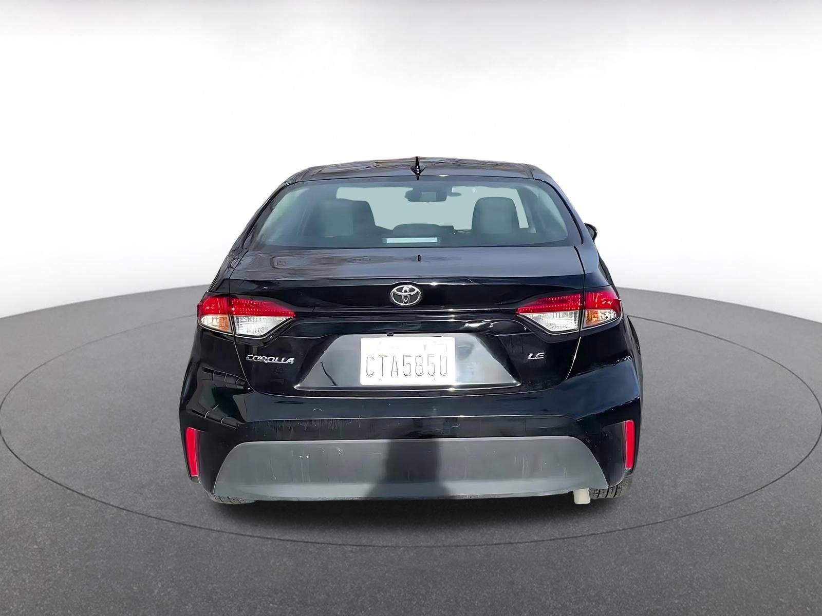 Used 2025 Toyota Corolla LE image 12