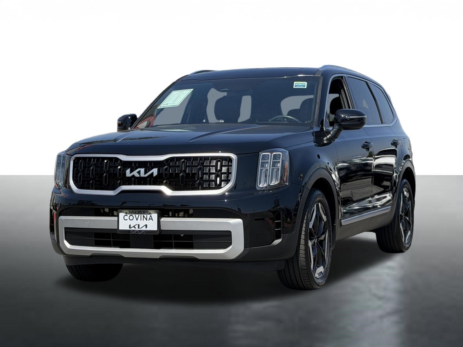 Used 2023 Kia Telluride EX w/ EX Captain's Chair Package image 4