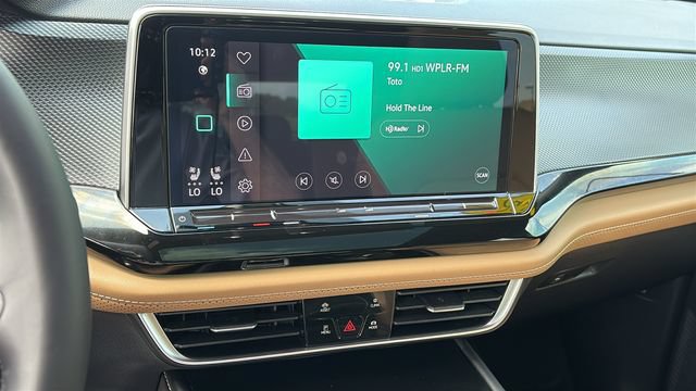 Used 2025 Volkswagen Atlas Cross Sport SEL R-Line AWD/4WD image 17