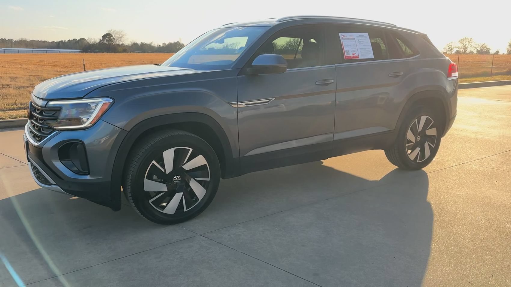 Used 2025 Volkswagen Atlas Cross Sport SE FWD image 5