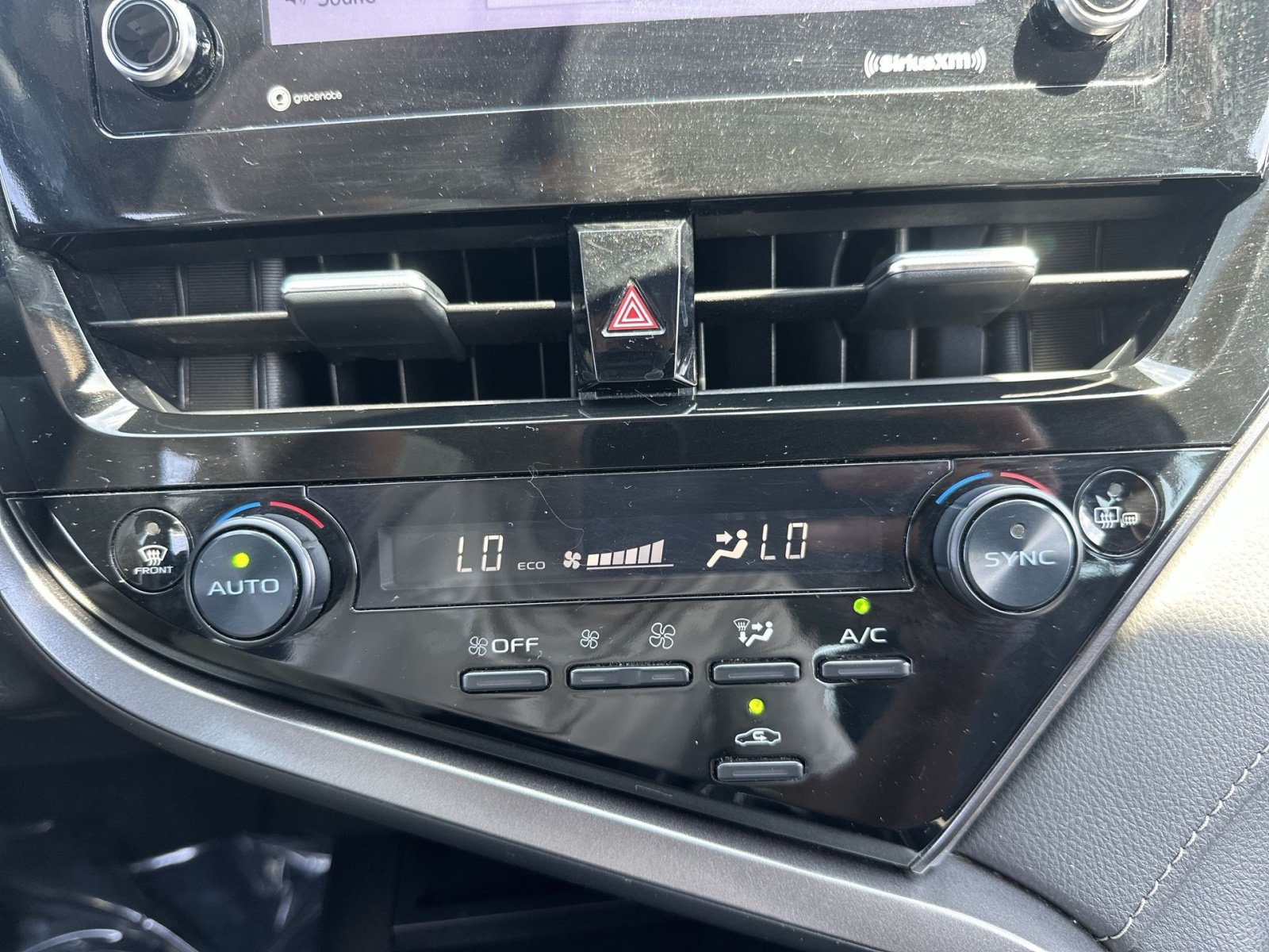 Used 2024 Toyota Camry SE FWD image 28