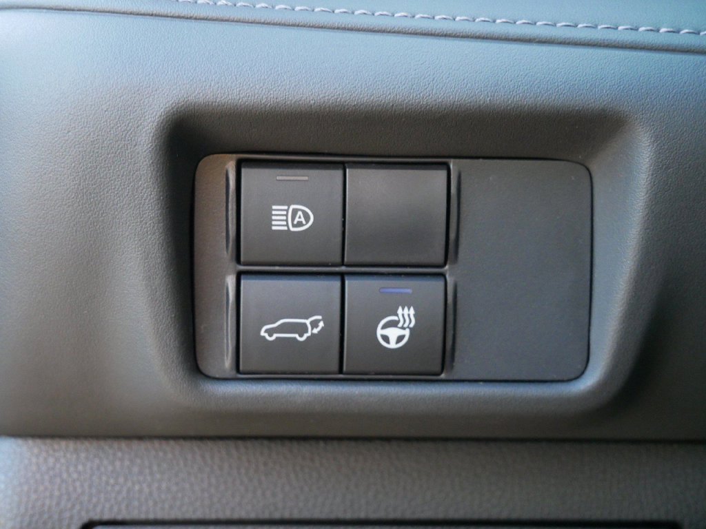 Used 2021 Toyota Highlander Limited AWD/4WD image 18
