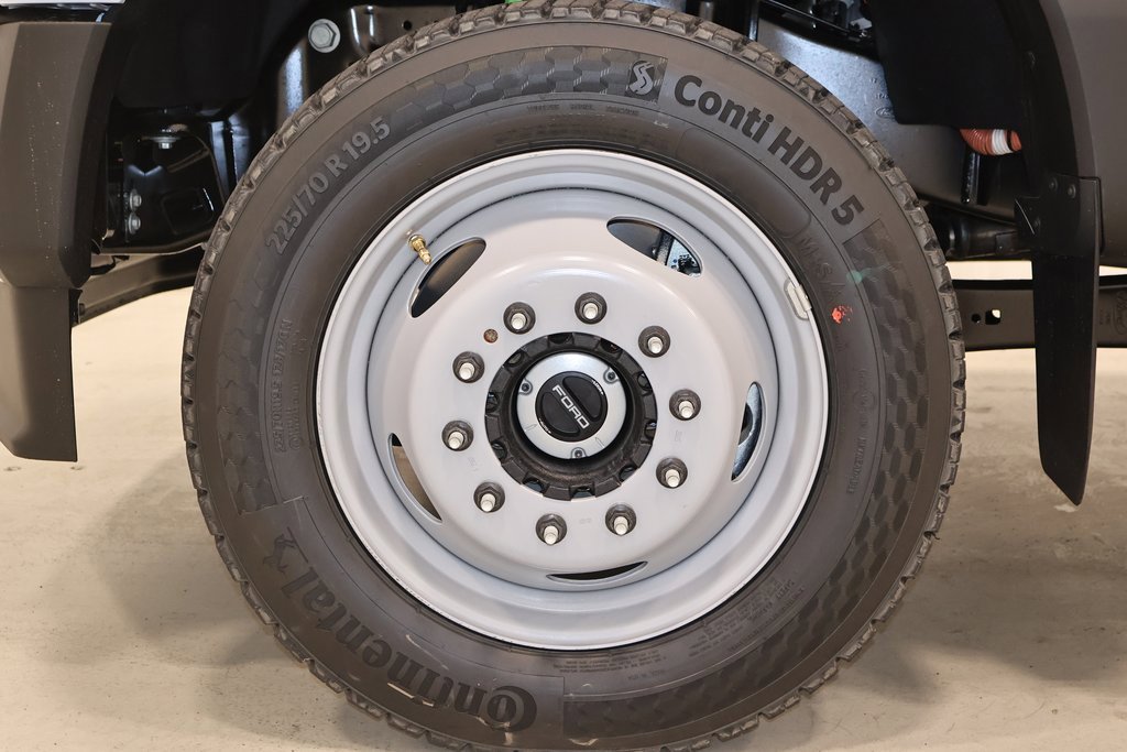 New 2026 Ford F550 4x4 Regular Cab Super Duty image 24