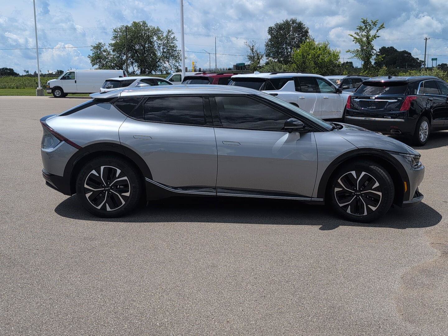 Used 2023 Kia EV6 Wind w/ Wind Technology Package AWD/4WD image 8