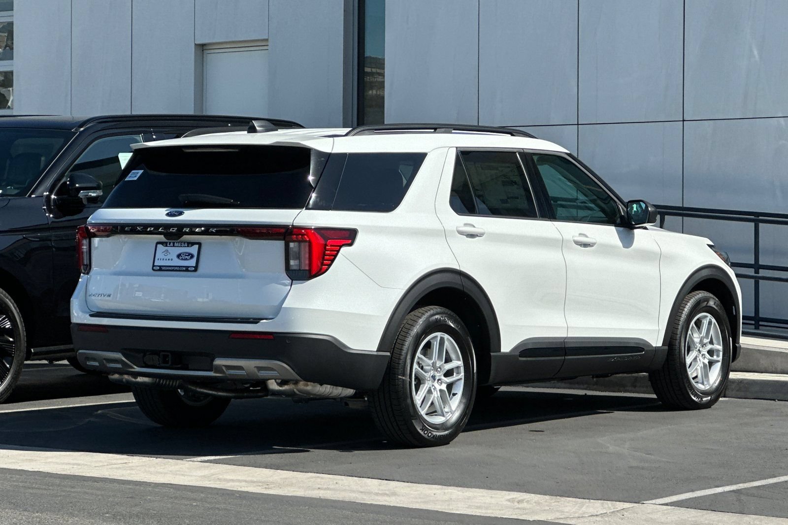 New 2026 Ford Explorer Active w/ Active Comfort Package RWD image 3