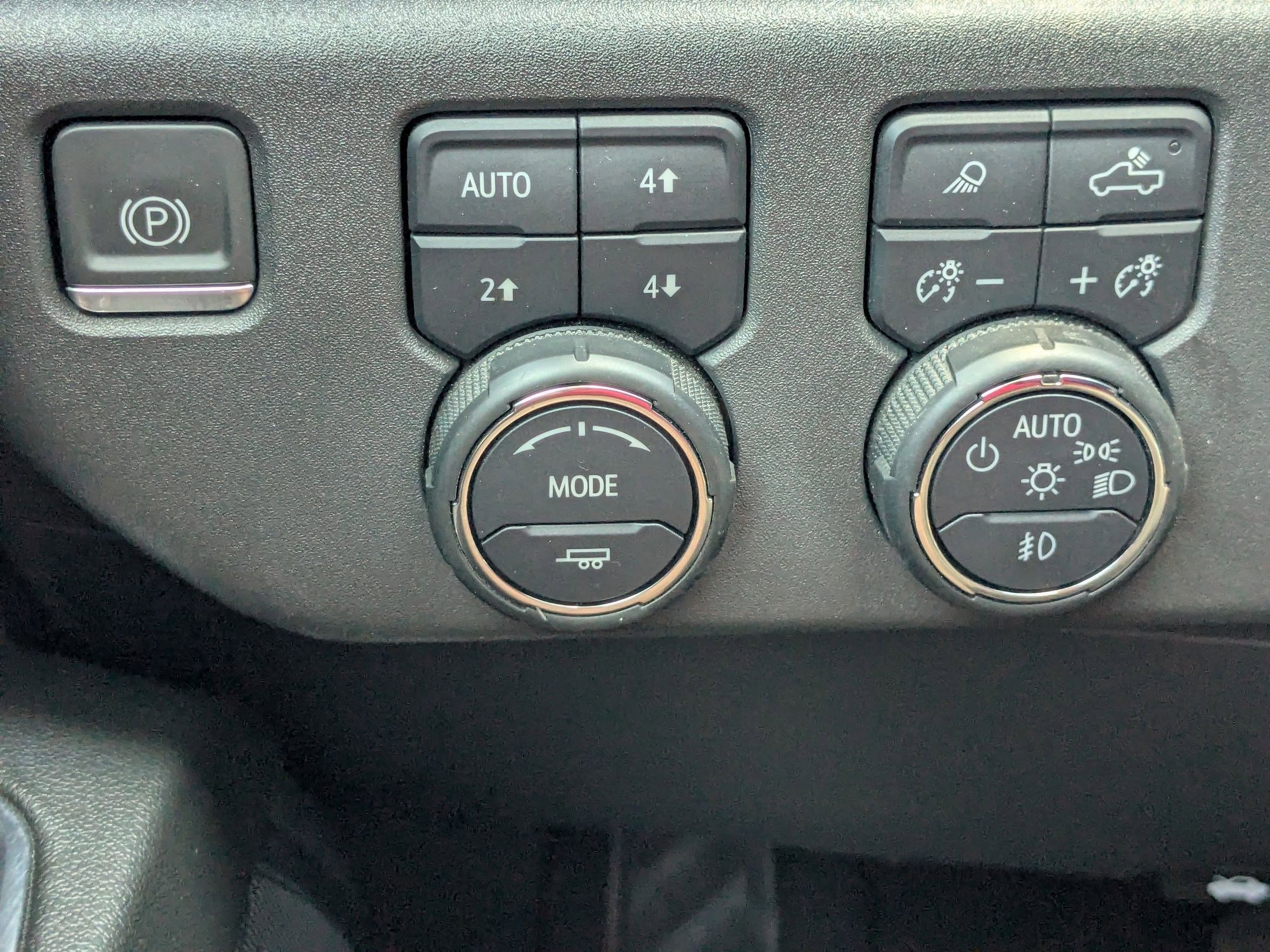Used 2024 Chevrolet Silverado 1500 LT Trail Boss w/ LT Trail Boss Premium Package AWD/4WD image 19
