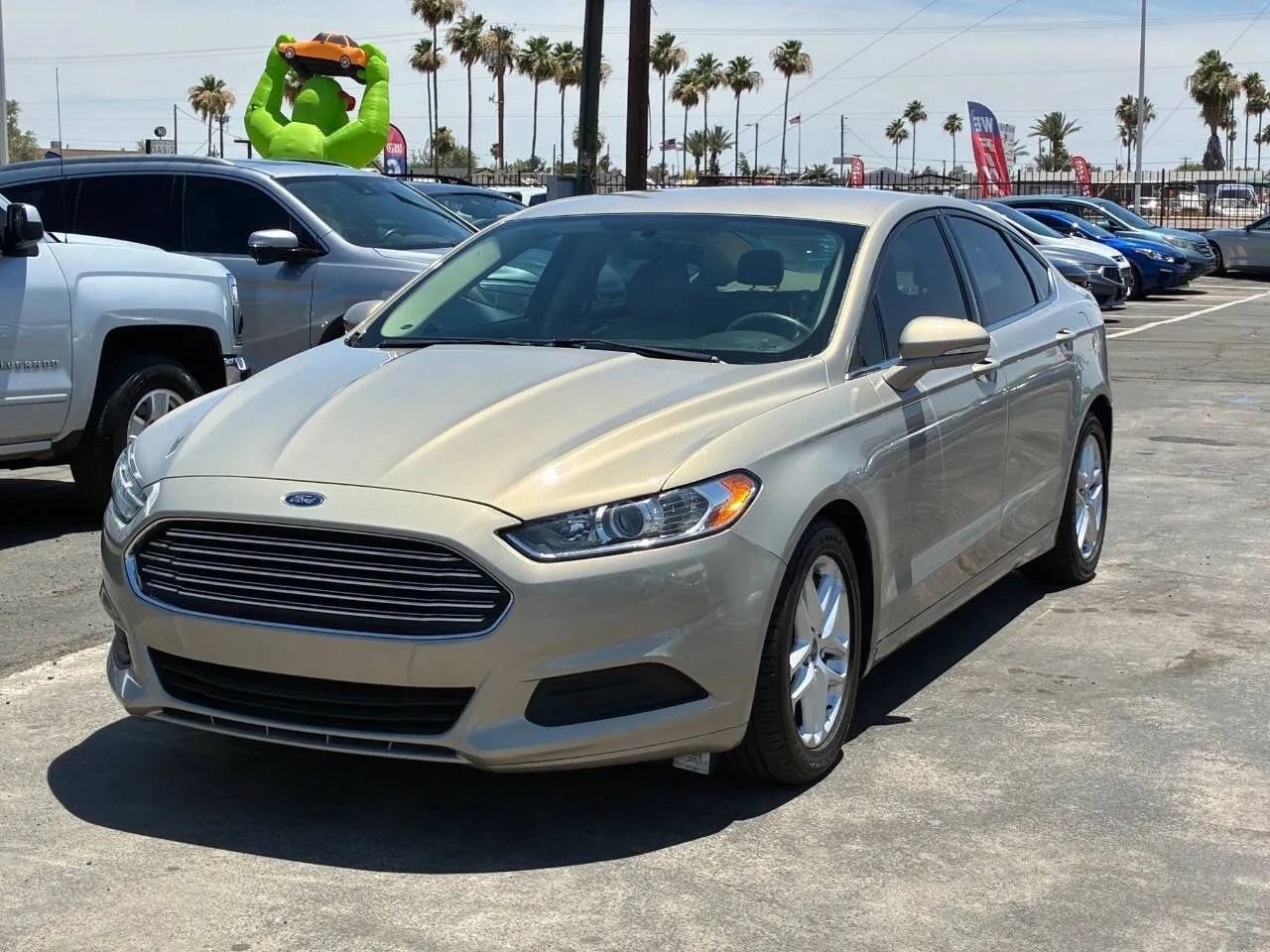Used 2015 Ford Fusion SE FWD image 1