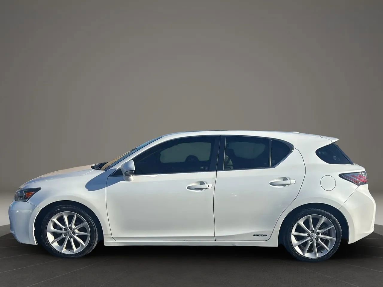 Used 2011 Lexus CT 200h image 10