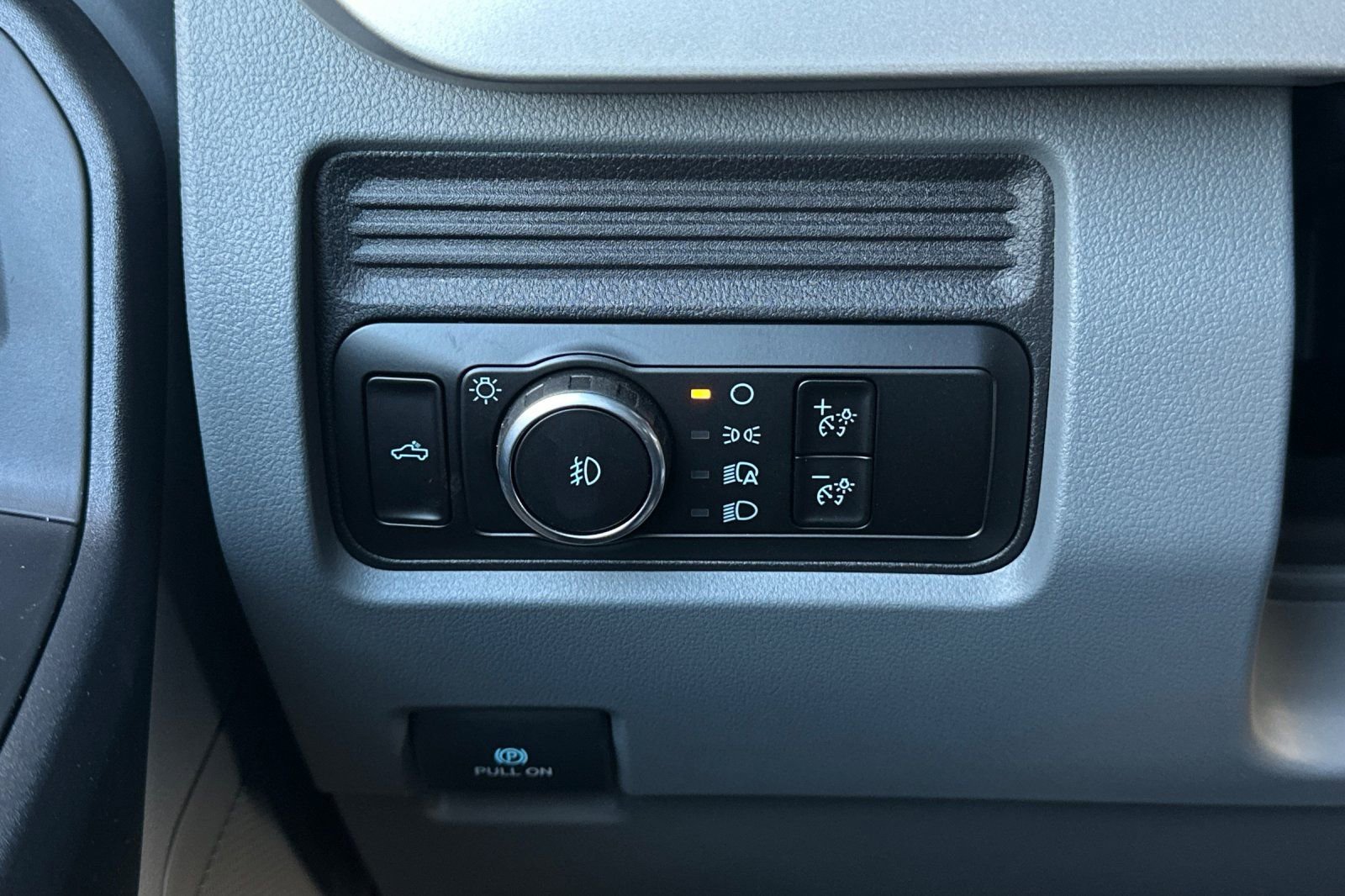 New 2026 Ford F250 XL w/ XL Chrome Package image 24