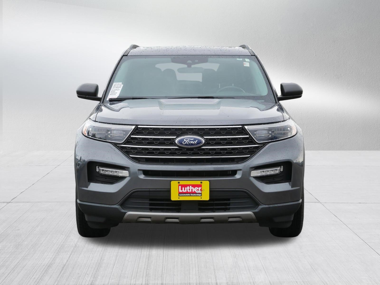 Used 2022 Ford Explorer XLT w/ Equipment Group 202A AWD/4WD image 2