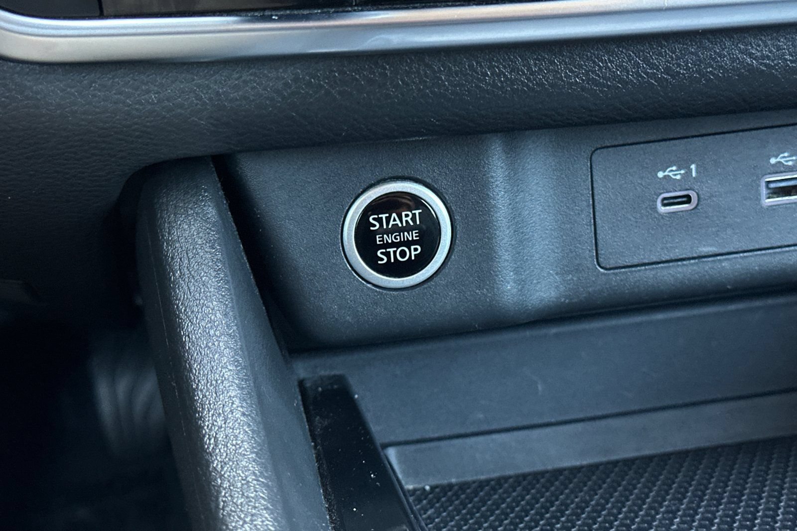 Used 2023 Nissan Rogue SV FWD image 29