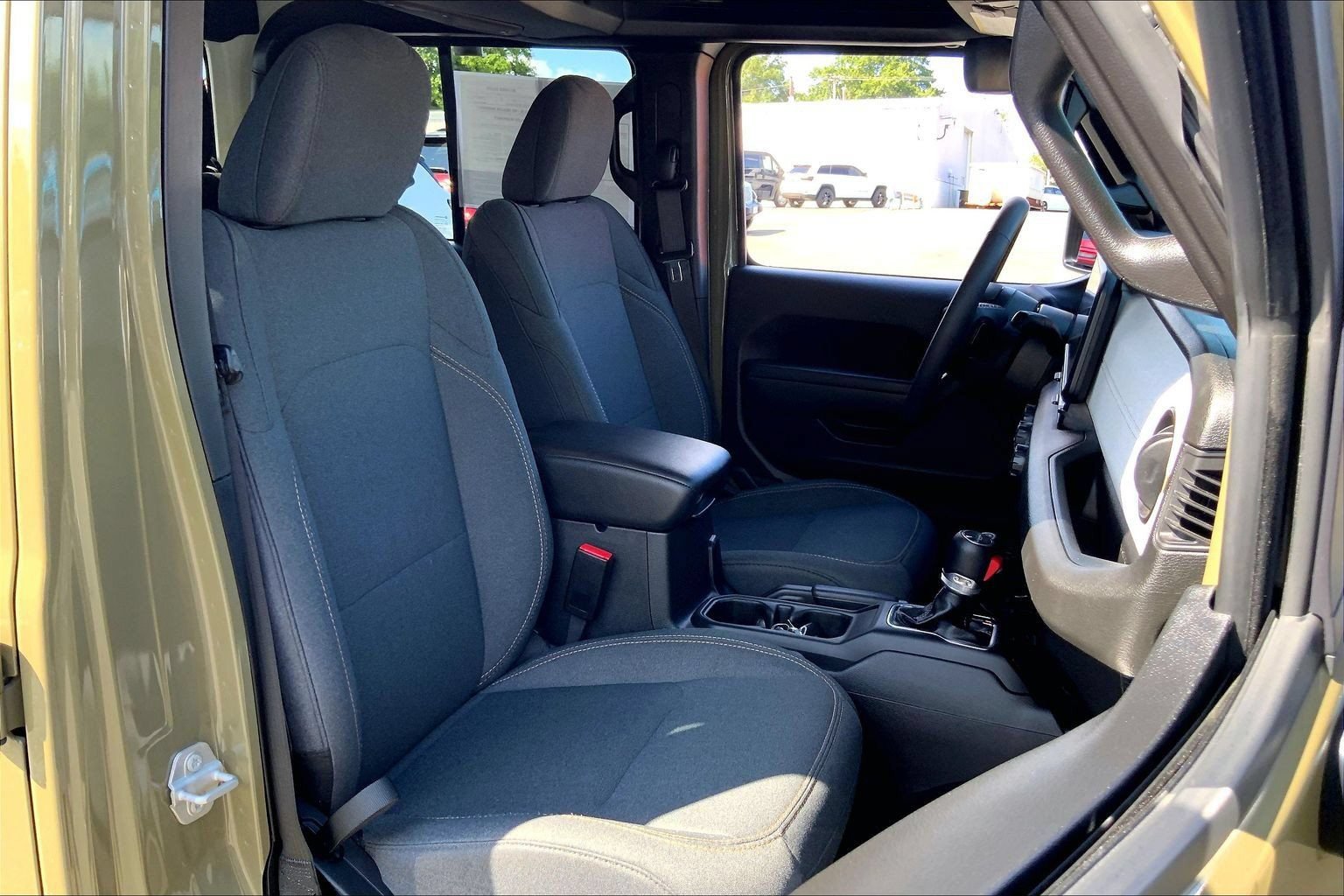 Certified 2025 Jeep Gladiator Sport AWD/4WD image 7