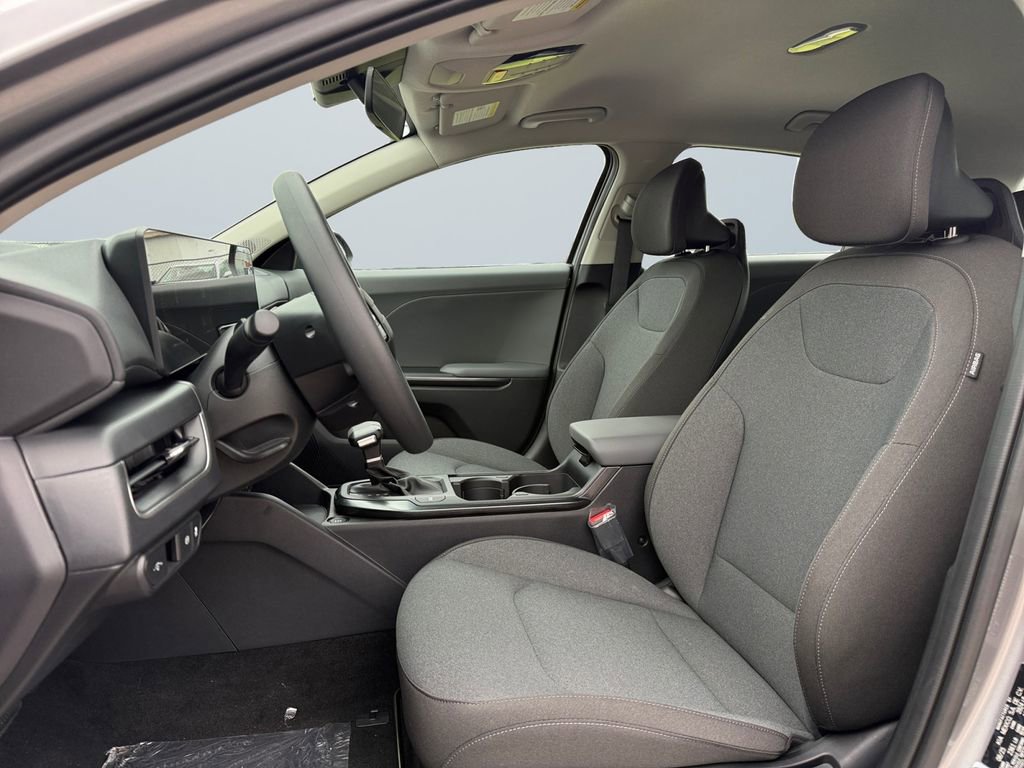 New 2025 Kia K4 LXS image 9