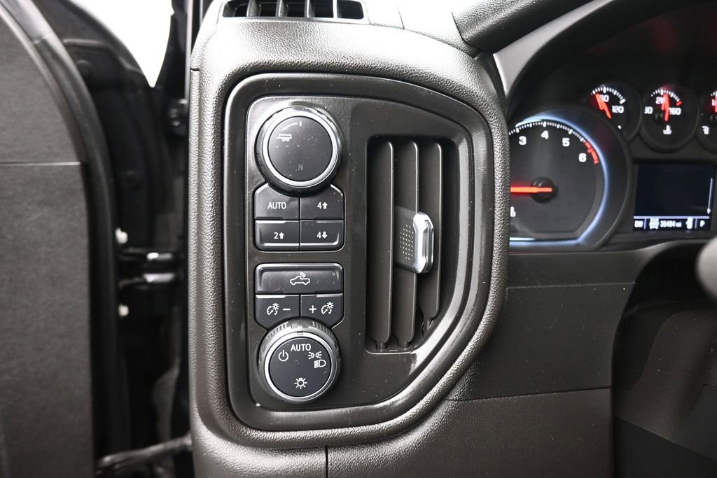 Used 2021 Chevrolet Silverado 1500 Custom Trail Boss AWD/4WD image 25
