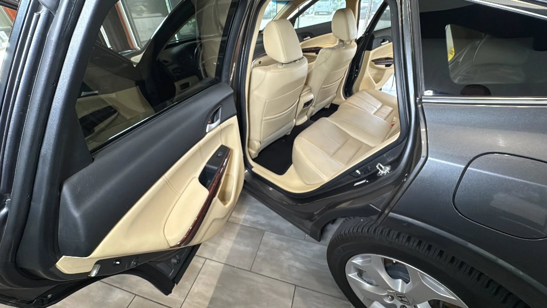 Used 2010 Honda Crosstour EX-L image 35