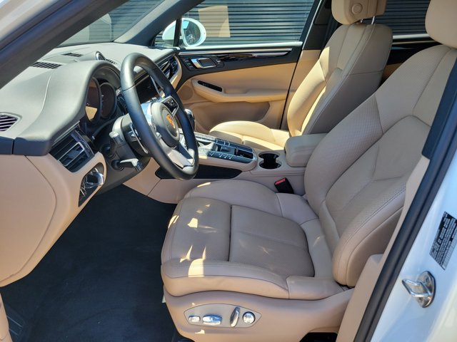 Certified 2021 Porsche Macan AWD/4WD image 22