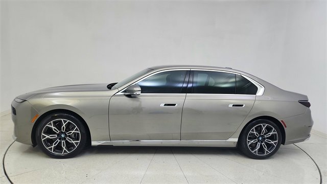 Used 2025 BMW i7 eDrive50 image 10