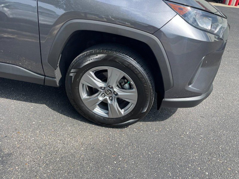 Used 2022 Toyota RAV4 LE AWD/4WD image 7