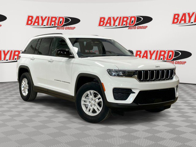 Used 2024 Jeep Grand Cherokee Laredo image 1