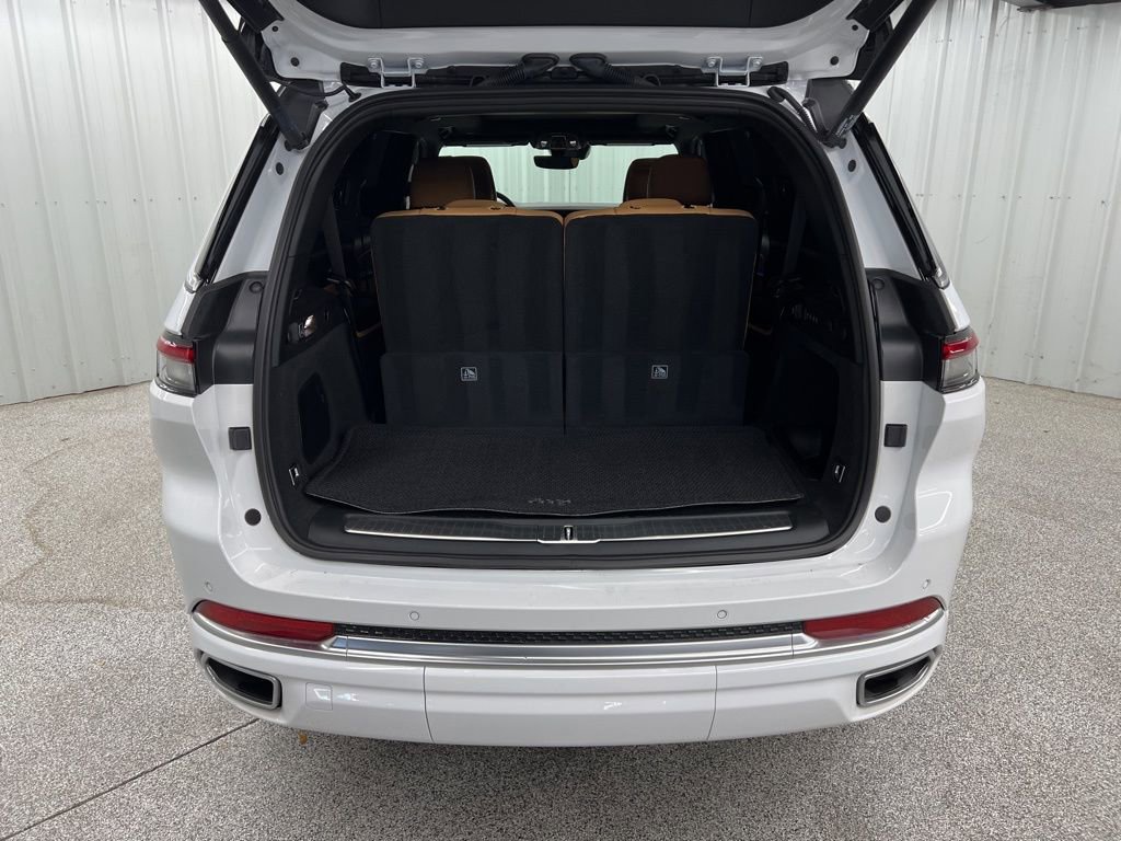 Used 2025 Jeep Grand Cherokee L Summit w/ MOPAR Finishing Package image 9